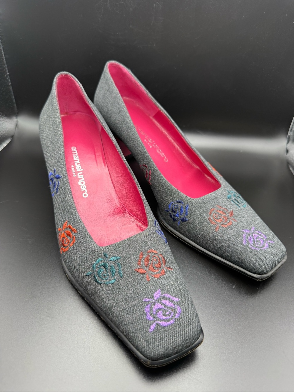 Emanuel Ungaro Paris Vintage Gray Embroidered Rose Pumps Heels 7.5 M